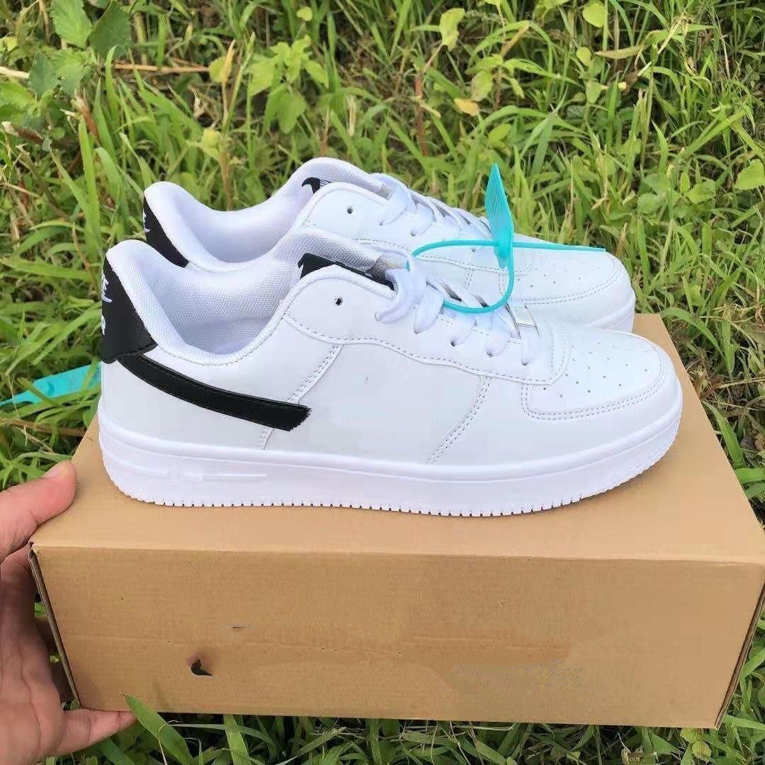 

Hotsale men platform shadow Running shoes women Utility triple white Pistachio Frost Tropical Twist Pale Ivory mens outdoor trainer sneaker, Black