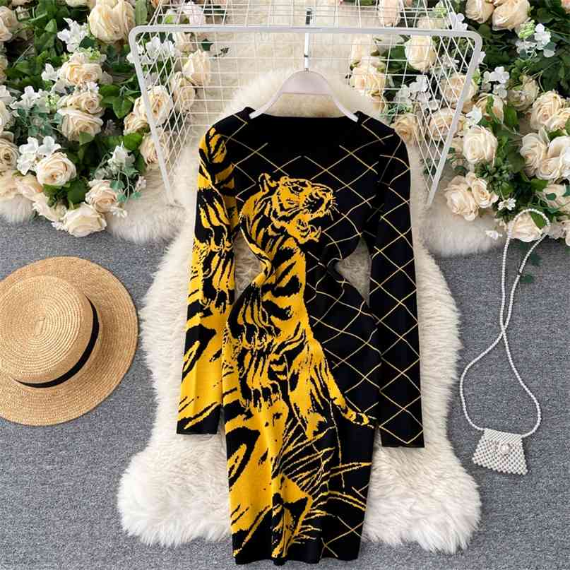 

Knitted dress women's autumn winter design animal jacquard color matching long sleeve bodycon sweater 210603, Black