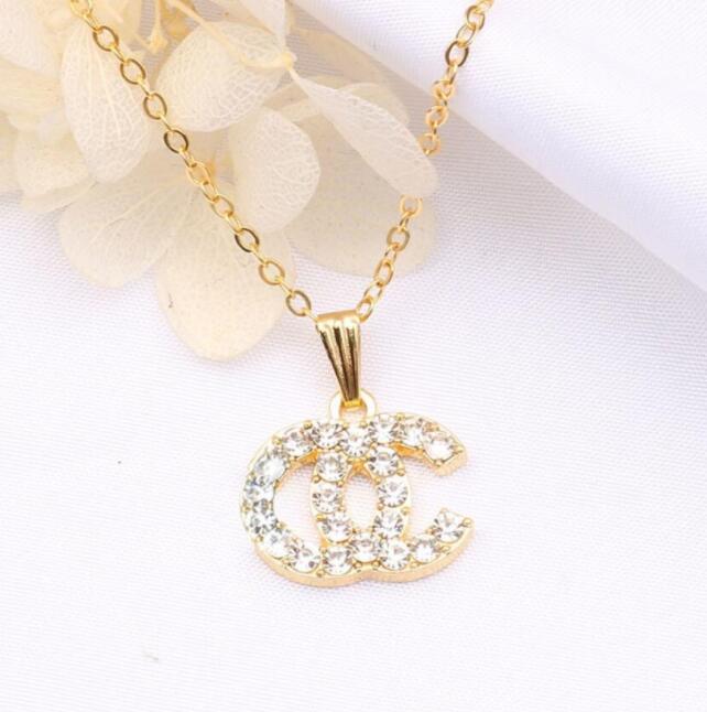 

20color Luxury Brand Designer Double Letter Pendant Necklaces 18K Gold Plated Crystal Pearl Rhinestone Sweater Necklace Women Wedding Party Jewelry Accessories