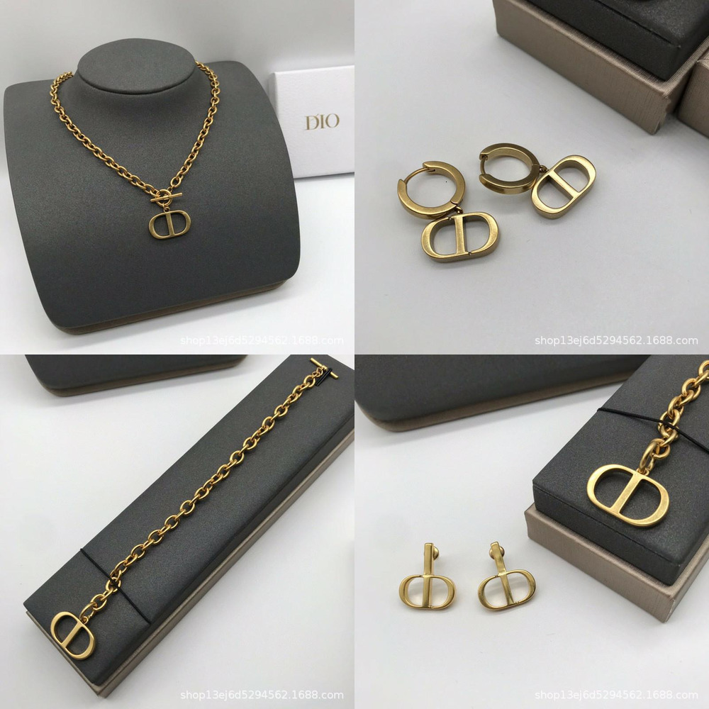 

CD new D letter family's necklace bracelet, Silver