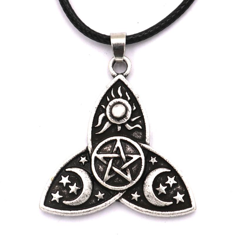 

Pendant Necklaces Fashion Explosion Style Triple Moon Goddess Triquetra Necklace Metal Gift, Silver