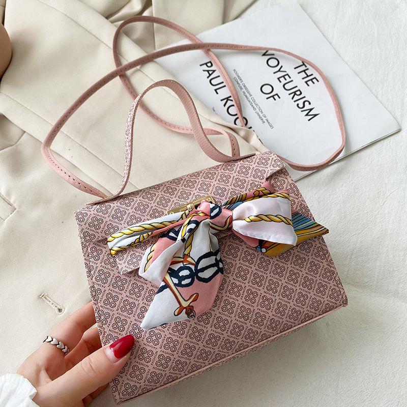 

Waist Bags 2021 European And American Luxury Lady Handbags Fashion Trendy Printed Bag Wild Messenger Silk Scarf Collocation, Sky blue
