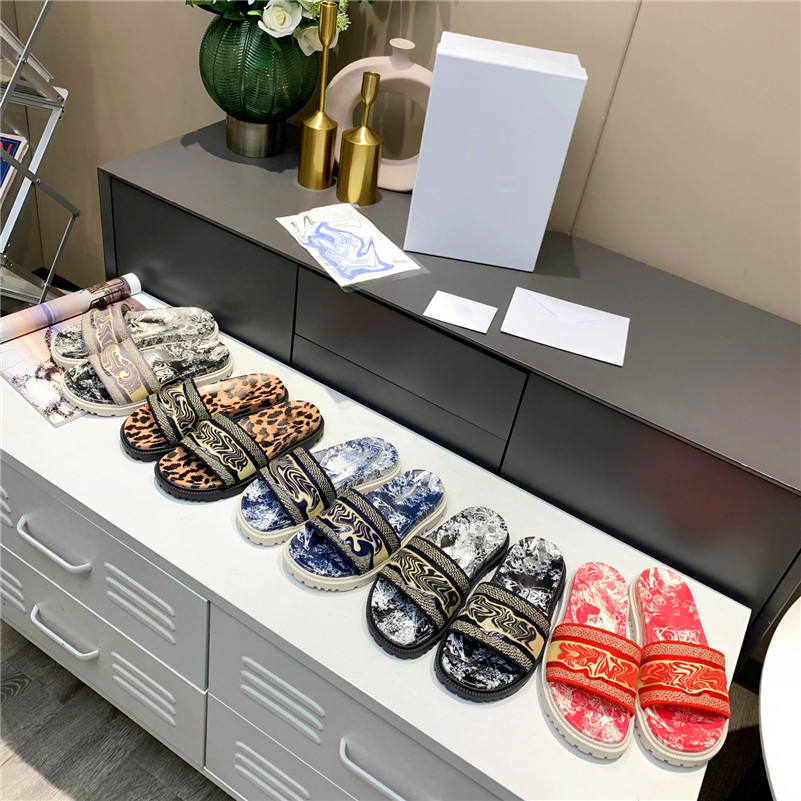 

Dway Slides Platform Women Slippers Toile De Jouy Reverse Embroidered Cotton Sandals Anatomically-shaped Leather Insole With Engraved Star C, Black