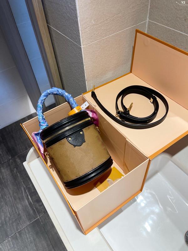 

Summer women's fashion bag luxury designer 100% genuine leather round pillow bags handbag outdoor personality single room messenger jewelry box