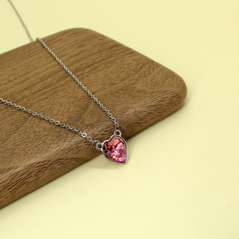 

Chokers Luxurious Peach Heart Pendant Choker Necklace Korean Metal Long Sweater Chain Collar Necklaces Women Party Crystal Jewelry