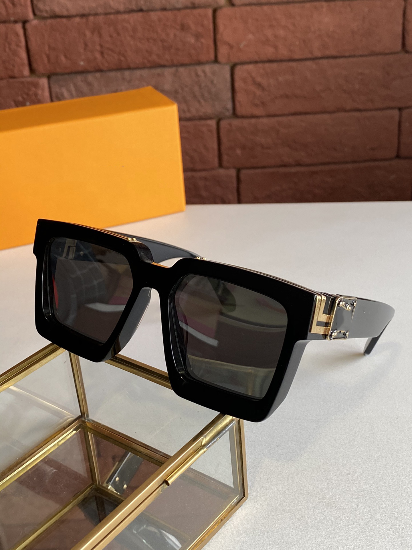 

Sunglasses For Women 96006 Men Design Sun Glasses Millionaire Square Frame Top Quality Outdoor Avant-garde Style Glass With Case Shiny Gold Plated, White;black