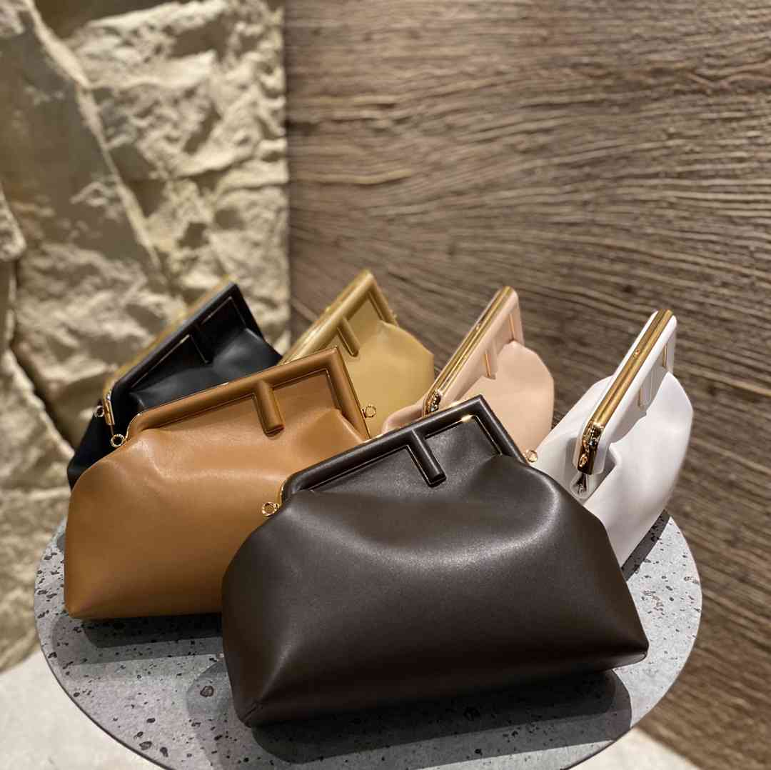 

r09 2021 autumn and winter new first metal wrapped large dinner bag cowhide handbag Single Shoulder Messenger women's bag