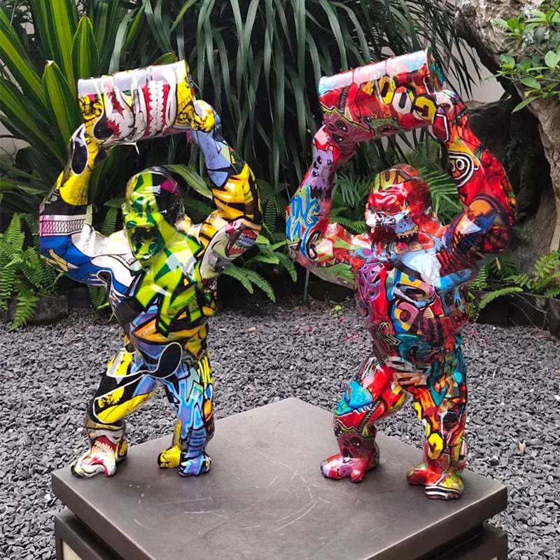 

Cool Shiny Monkey King Kong Home Decoration Gorilla Sculpture Lifting Oil Barrel Statue Present