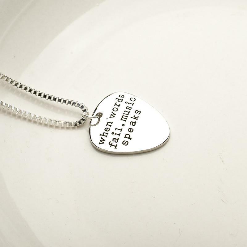 

Pendant Necklaces When Words Fail Music Speaks Letter Necklace Fashion Metal Alloy Jewelry High Quality For Women Gift