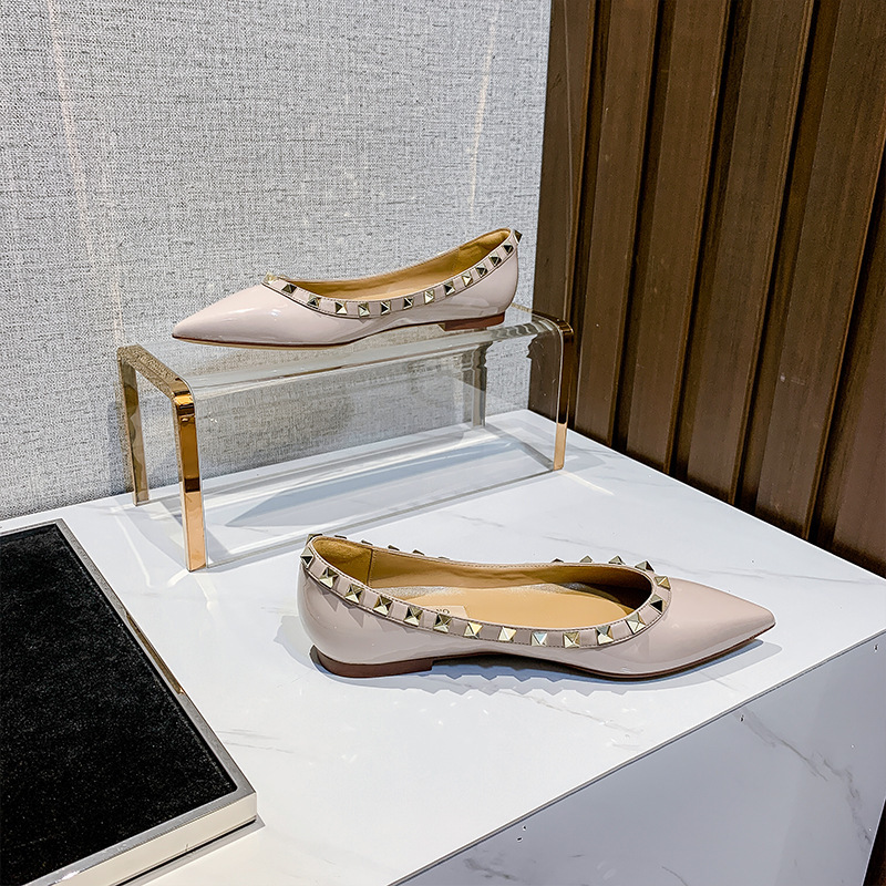 

Women Fashion Classic Rivet Flat Shoes, Haze blue patent leather