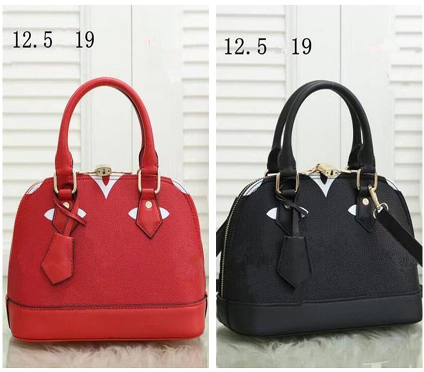 

Luxurys Designers Bags ALMA BB Shell Bag Women Patent Leather Flower Embossed Shoulder with Lock Crossbody Handbags 204