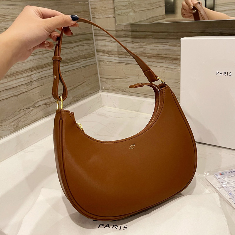 

Women Ce Designer AVA Underarm Bag Paris Cowskin Half Moon Handbags Genuine Leather Clutch Woman Evening Shoulder Handbag Luxurys Designers Bags High Quality, Pink