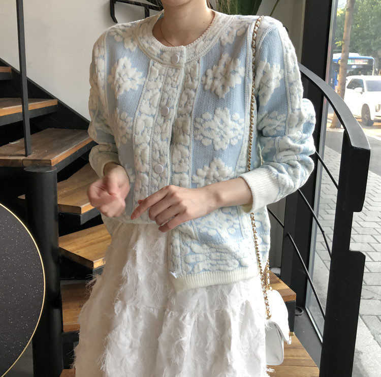

Korea Casual Blue O-Neck Single-Breasted Knit Cardigan Sweater Embroidery Floral Sweet Chic Fashion Retro Coat 210526, Photo color