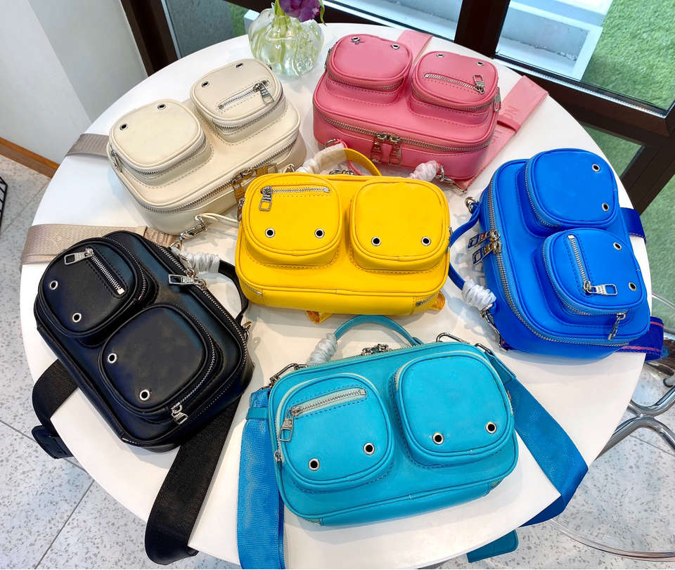 

Unique Bag 21ss Women Shoulder Bag Fashion Style Letter Printing Camera Styling New Arrival Casual Mult-pockets Ladies Bag With Box, Price difference