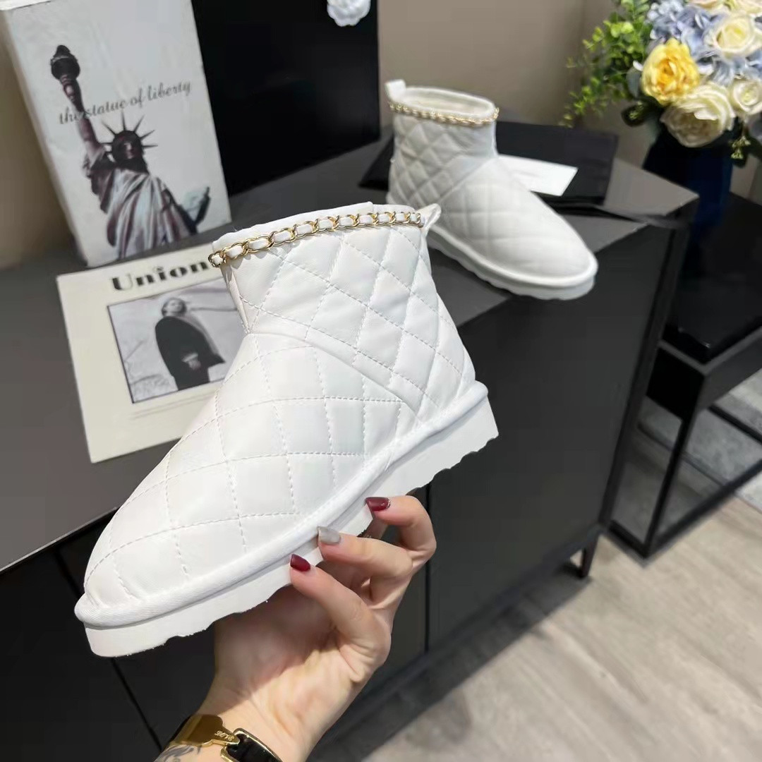 

2022 women winter Luxurys designer boots girl classic snow boot ankle short print mini fur black womens, Box