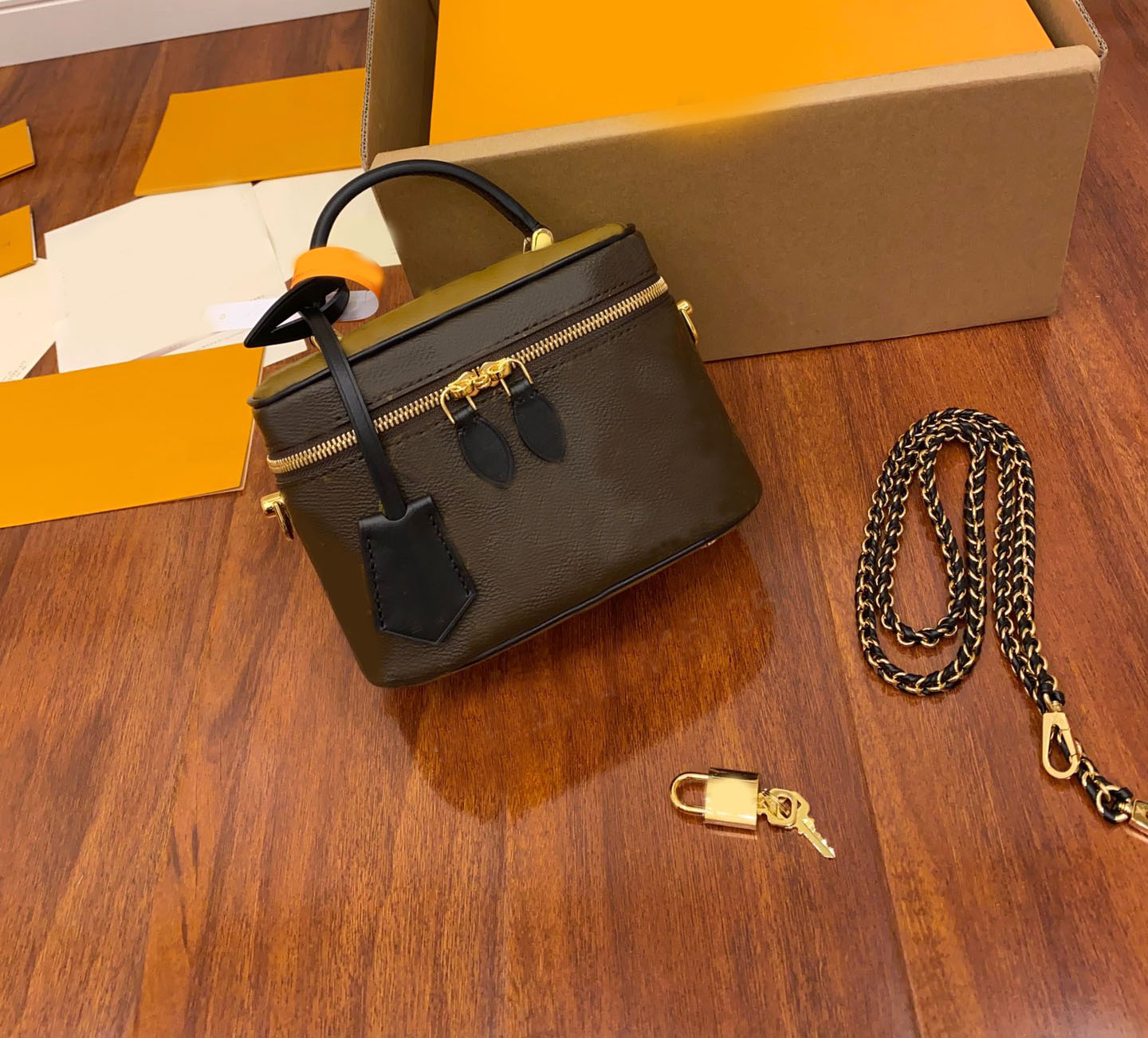 

Handbag Women Luxurys Designers Bags 2021 purse totes wallet Shoulder Bag Classic Leather Woman Fashion Cosmetic chain padlock inner patch p