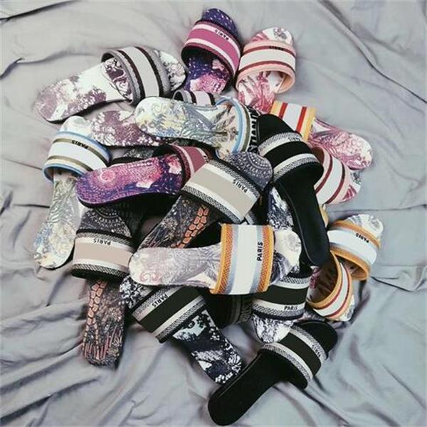 

2021 Fashion Lady Dway Slides Women Slipper Amaranth Embroidered Cotton Beach Sandals Summer Outdoor Shoes Luxurys Slides Sandals with Box, Black