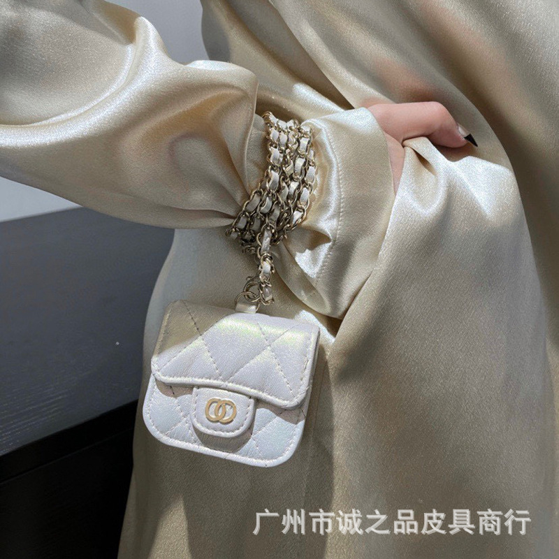 

2021 new C family small fragrance earphone Bag Lingge chain waist sheepskin Mini cute bag