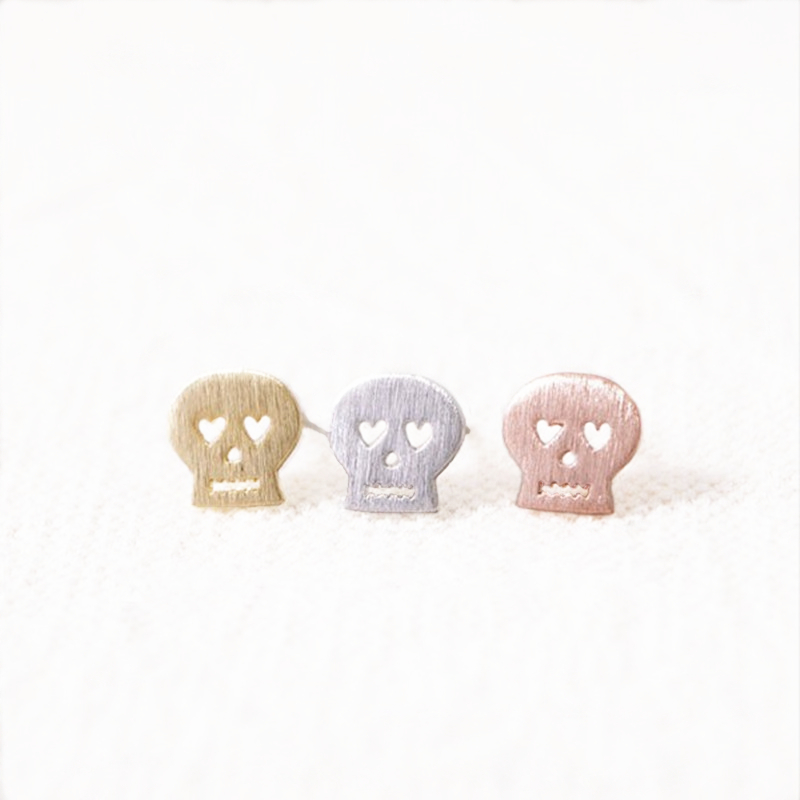 

Fashion cartoon skull stud earrings wholesale suitable for both men and women