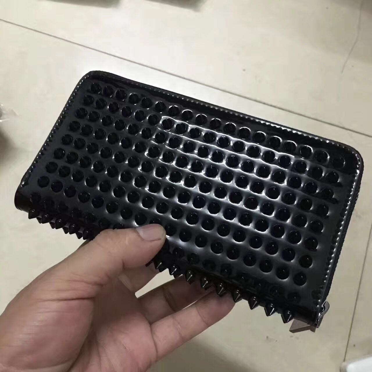 

Women Men Long Style Wallets Panelled Spiked Clutch Bags Branded Bottoms Patent Real Leather Rivets bag Clutches Purses Spikes Girl Boy Wallet, 11