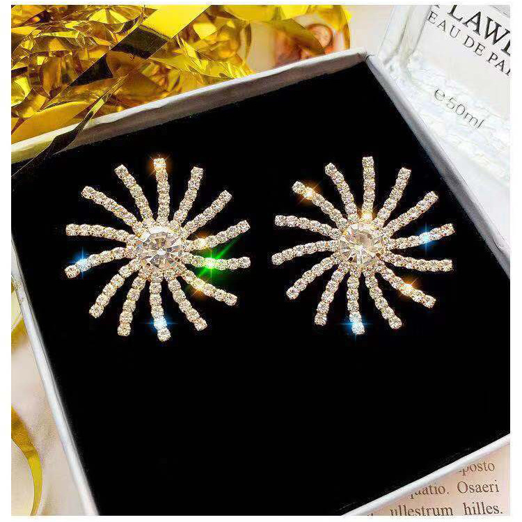 

Gold Lucky goddess of the sun with drill luxury earrings new tide stud earrings earrings Women Contracted Joker Diamond stud earringscircle earring stud