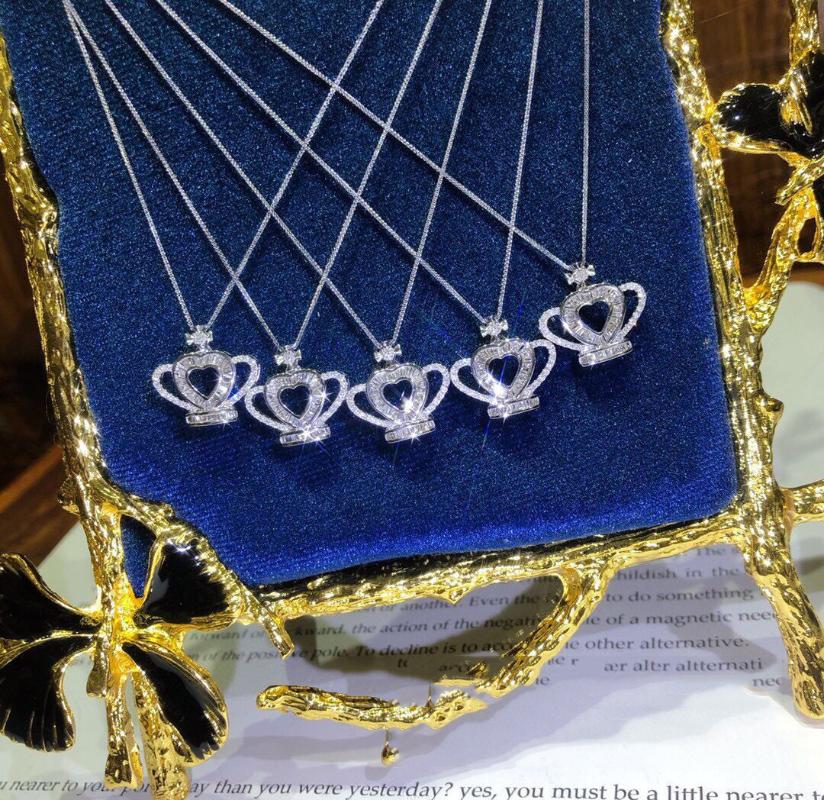 

Chains 925 Sterling Silver Fashion Full Crystal Crown Pendant Necklaces For Women Princess Chain Necklace Jewelry Party Gifts