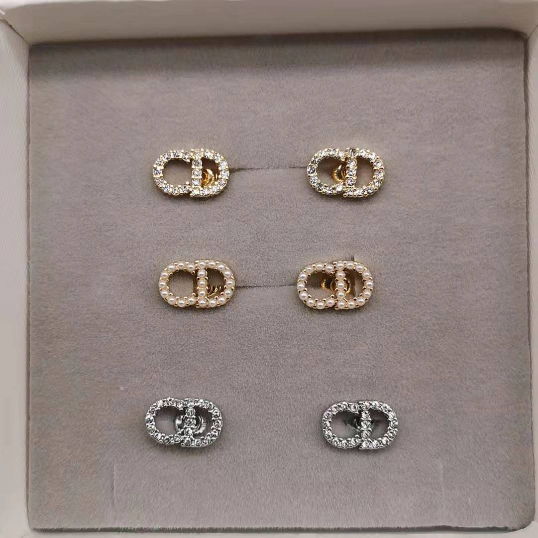 

Charm Fashion Earrings d Home / Dijia High Version Mini Cd Letter Small and Simple Pearl for Women, Golden