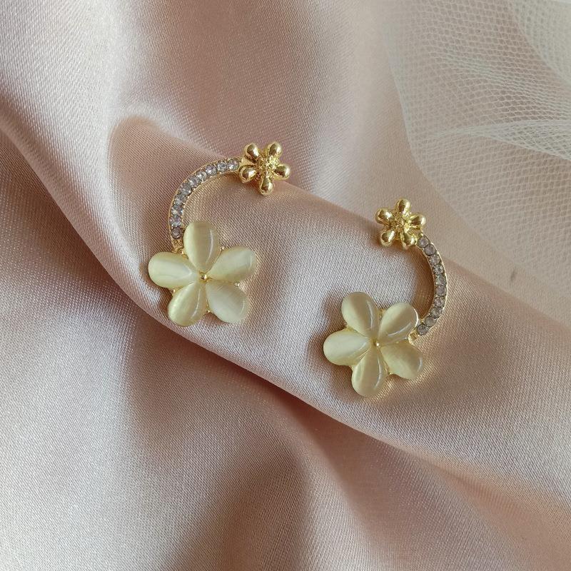 

Dangle & Chandelier 2021 Korean Fine Fresh Flowers Temperament Women Earrings Sweet Contracted Joker Elegant Small Lovely Drop