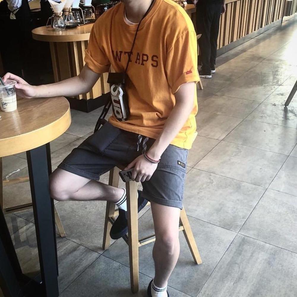 

Wtaps Summer Short Mouwen T-shirt Campus Weary Male Loose Big Mate Classic Cato Half Mouwen Shirt For Men and Women, Grey