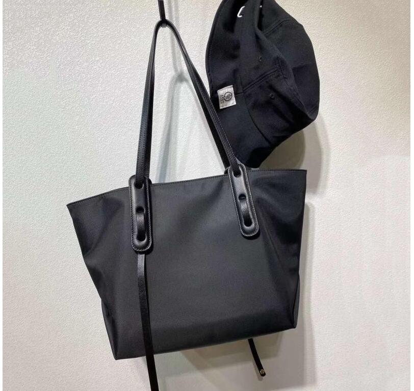 

New Han Edition Tote Bags The Large Capacity Nylon Bag The Trend Of The Joker Single Shoulder Bag Fashion Female Bag, Black
