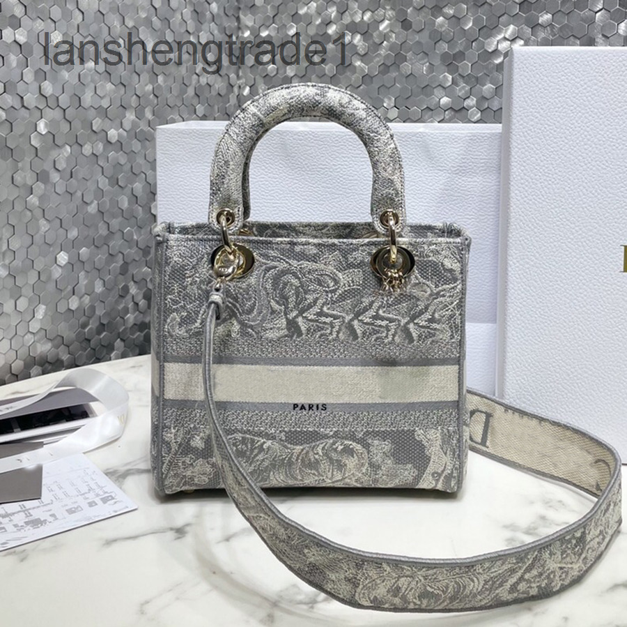 

Luxury D Handbags designer Classic Shoulder Bag Embroidered tote bags Princess Print Heart Cross Body Women Luxurys