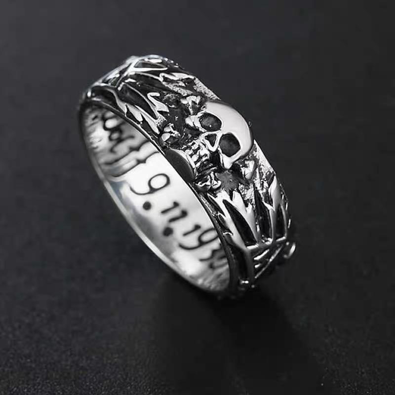 

Cluster Rings Stainless Steel Men Domineering Skull Devil Punk Gothic Simple For Biker Male Boy Jewelry Creativity Gift Wholesale OSR324