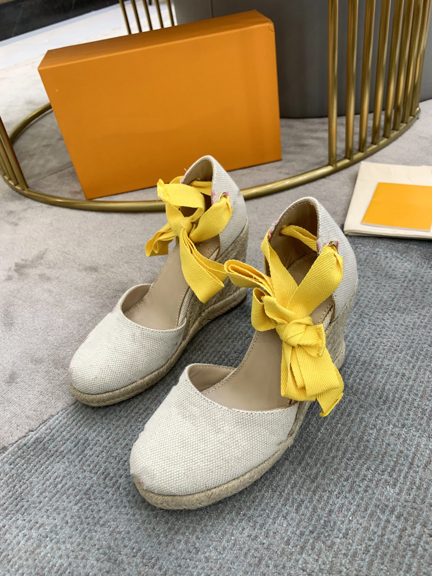 

With Box 2021Top Quality Mens Womens Slippers Slide Summer Fashion Wide Flat Sandals Indoor Flip Flop Size EUR36-45 Dl0411, Black