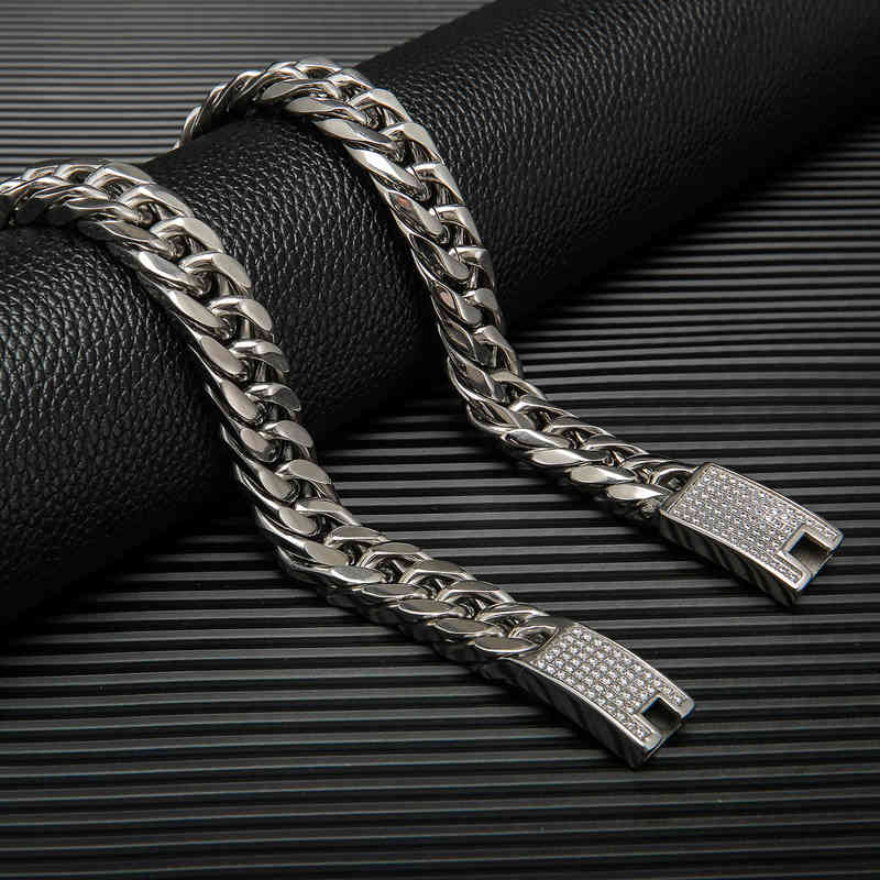 

Jewelry stainls steel men's smooth diamond inlaid hip hop Bracelet Fashion titanium steel bracelet, Golden;silver