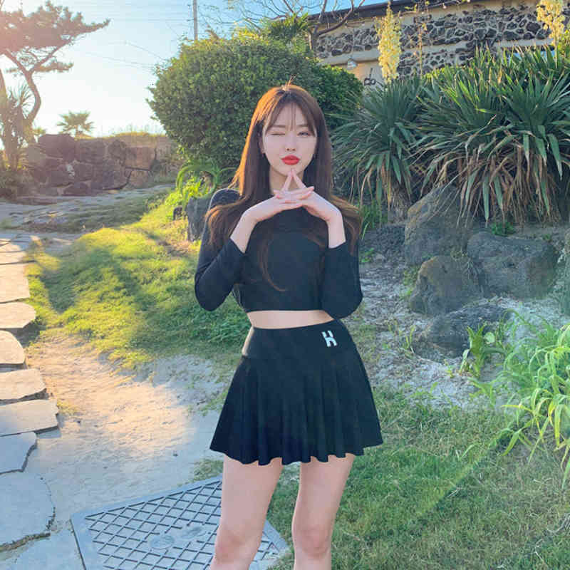 Black 2021 Korean Long Sleeve Split Sports Sexy Bikini Conservative Swimsuit Woman-image-678601399