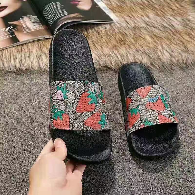 

2021 new women men Slides Summer Slippers Beach Indoor Flat Sandals Slippers House Flip Flops With Spike Sandal top quality, Black