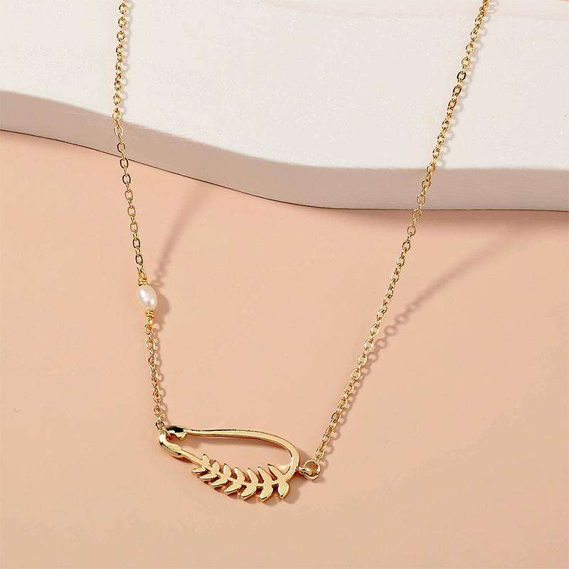 

Pendant Necklaces Creative Branch Fishbone Shape Necklace Fashion Pearl Pin Gold Clavicle Chain Accessories Elegant Women's Party Jewelry