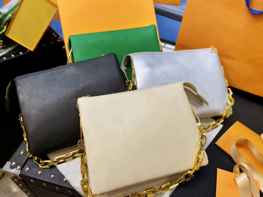 Épaule de mode pour femmes de créateurs ou sacs à bornes à bornes chauffantes sacs à main en cuir conception de la chaîne en or quatre types de c