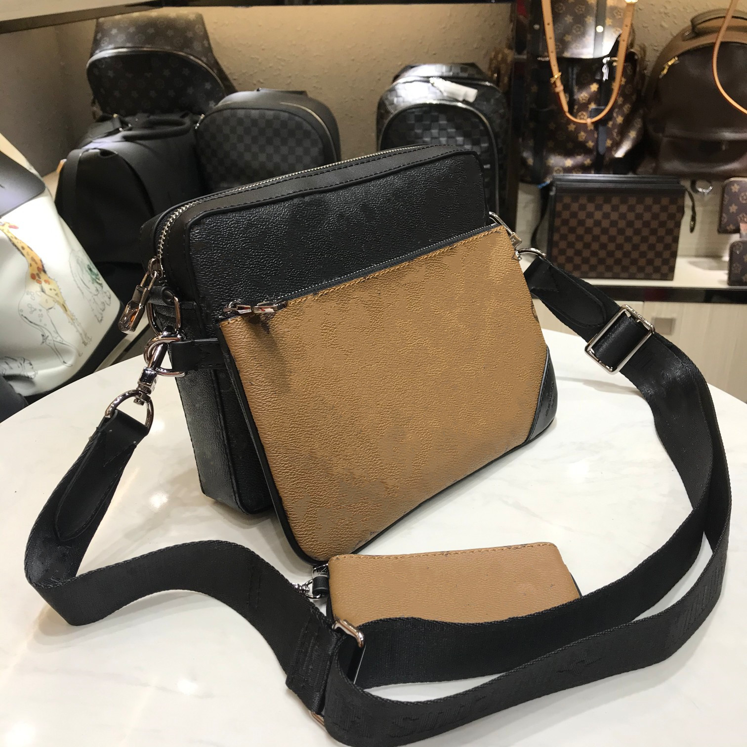 

Wholesale canvas big brand fashion hip-hop shoulder bag female chest ladies casual bracelet handbag retro presbyopic wallet messes, Grey