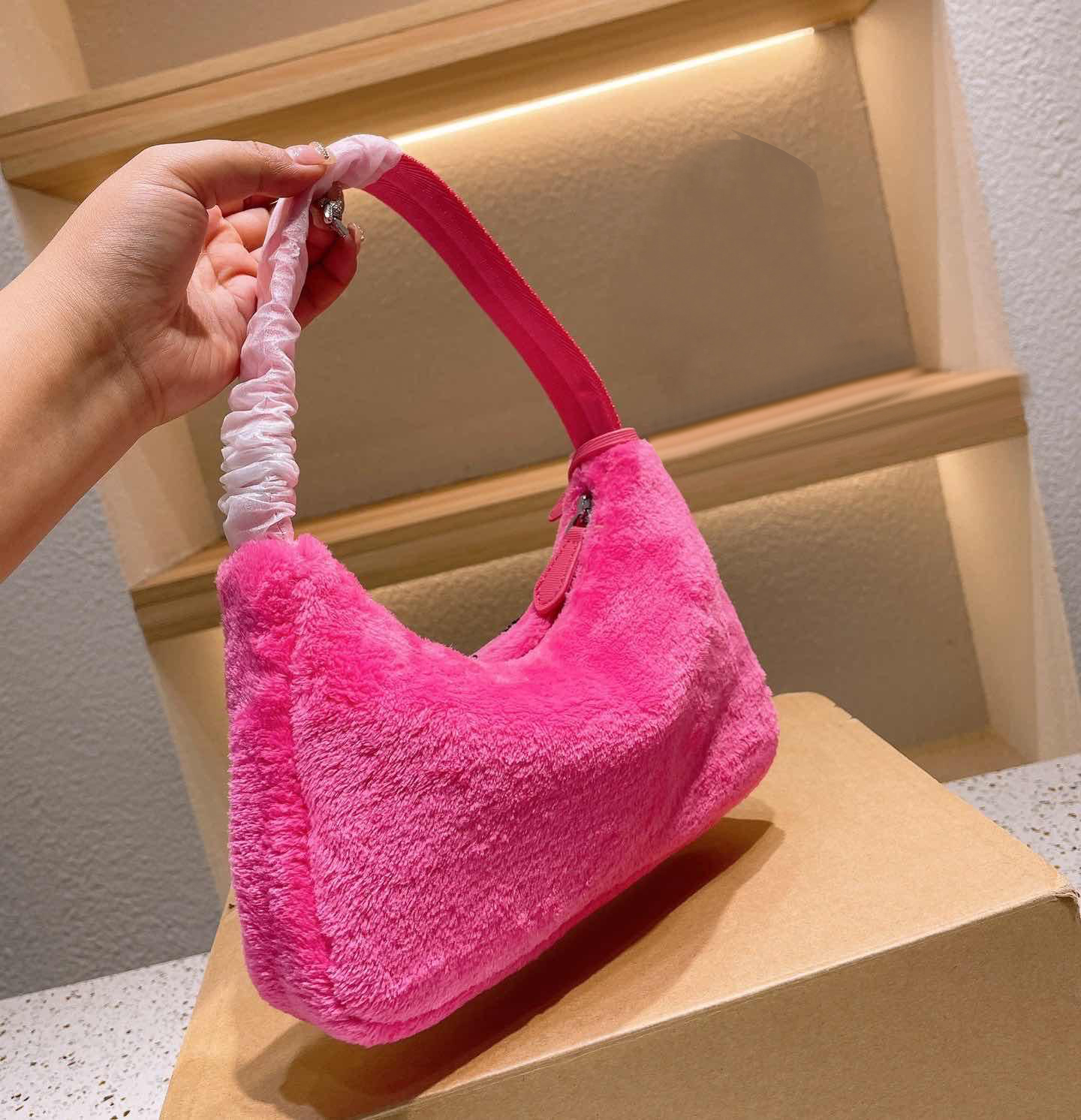 

Fuzzy Womens Shoulder Bags Lady Designer Handbag Wallet Totes High Quality Plush Fashion Tote Luxury Purse Classic Hobo Purses Sacoche Handb