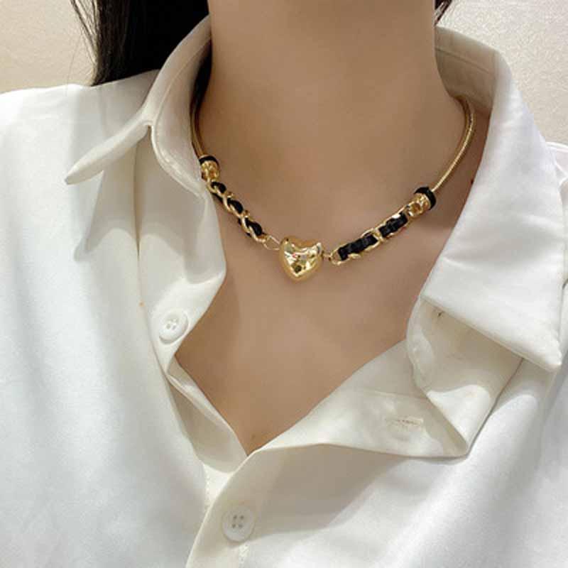 Pendant Necklaces Fashion Personality Collarbone Chain Love PU Leather Simple Temperament Alloy Women Geometric Trend Necklace Jewelry-image-700756028
