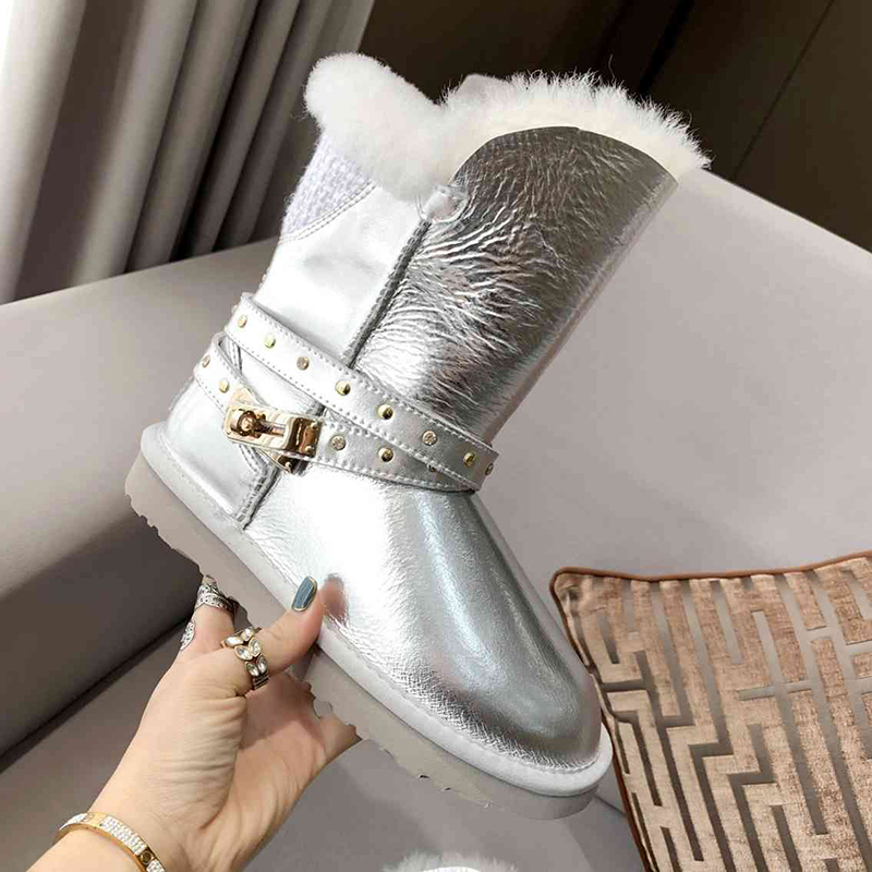 Bottes de neige d'hiver design Plateforme Femmes Femmes Cuir Véritable Cuir Slip-On Furne Fourrure Boucle Lady Bottillons Taille 35-40