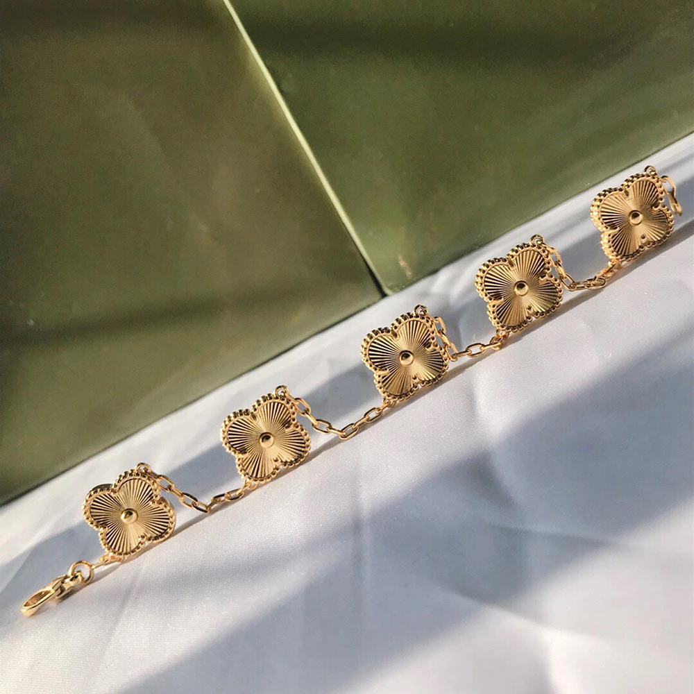 

2021 High quality Fashion chain Four Leaf Clover Bracelets Earrings and necklaces Link With diamond 18K Gold for Women Girls Valentine', Black