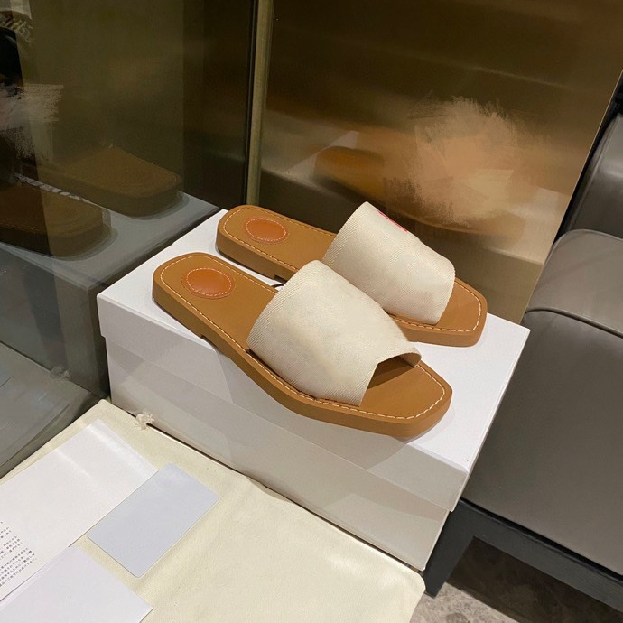 

Wholesale Summer Brand Designer women Flip flops Slipper Fashion Genuine Leather slides sandals Metal Chain Ladies Casual shoes, 02