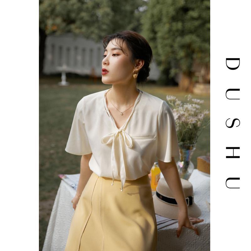 

Women's Blouses & Shirts DUSHU Loose Office Lady French Retro Detachable Ribbon Beige Shirt 2021 Summer V-neck Casual Women Top, Ivory