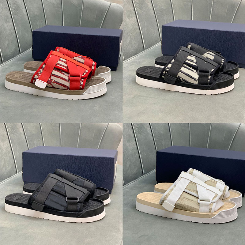 

Summer Fashion Beach Sandals Men Hole Water Shoes Man Slippers Slides Luxury Slipper Comfort Casual Jelly Shoe Size 38-44, Colour 1