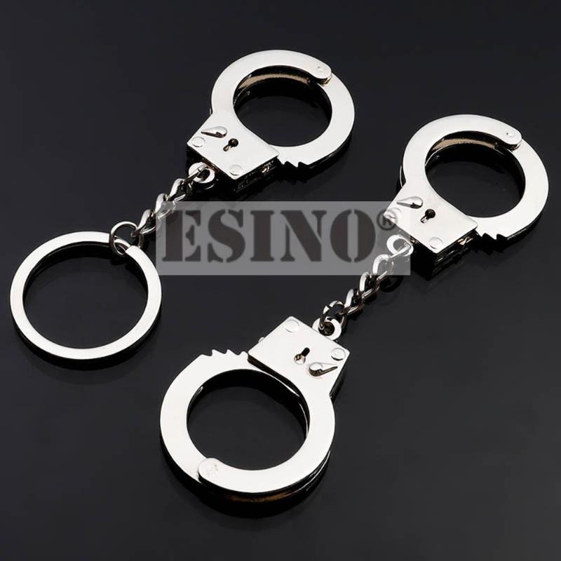 

Keychains Fashion Creative Design Funny Handcuffs Car Accessory 3D Metal Zinc Alloy Key Chain Ring
