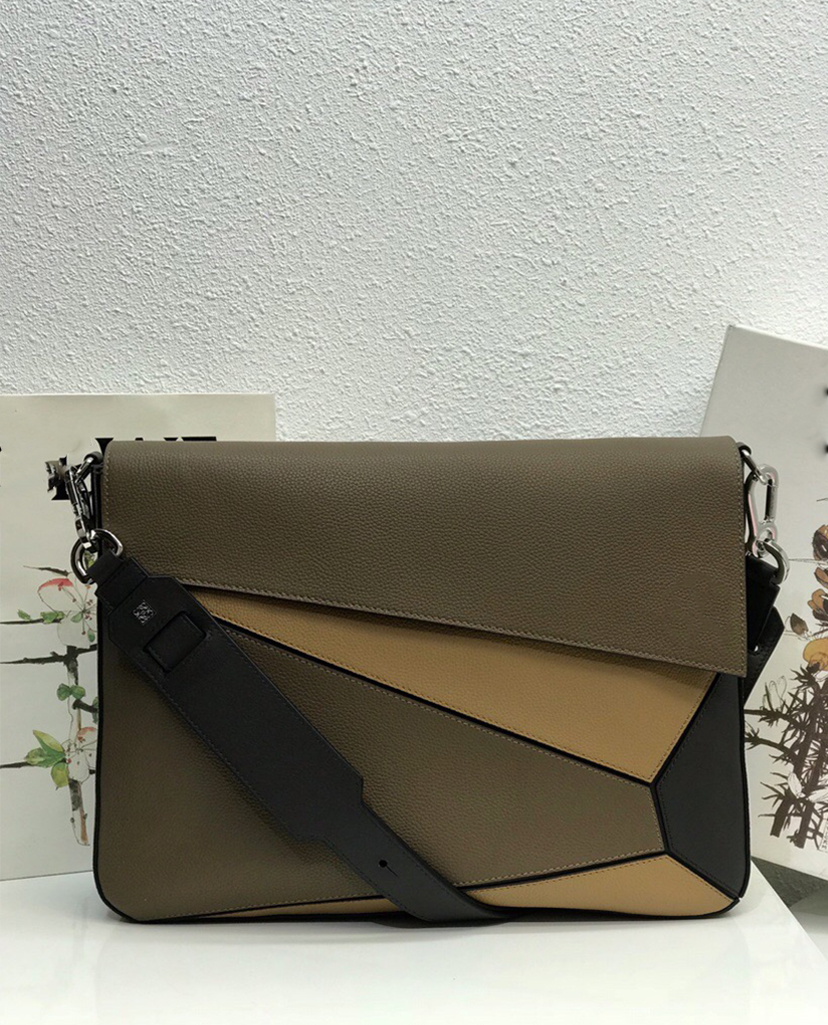 

2021 male postman bag, 7A high-end customized quality, classic business and leisure brand, using imported Spanish calfskin