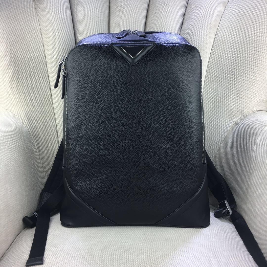 

2021 Men's black leather backpack fashion leisure office sports outdoor fitness rock climbing waterproof travel bag