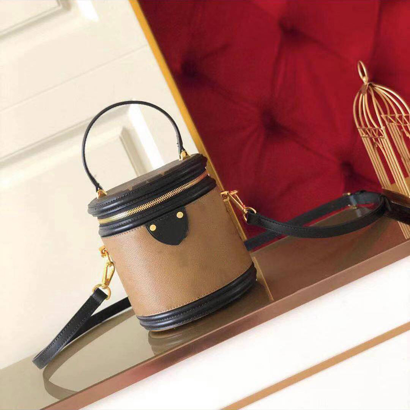 

2021 designers Women Speedy Leather Messenger Travel bag Fashion luxurys Crossbody Shoulder Bags Lady Tote handbags, Make up difference